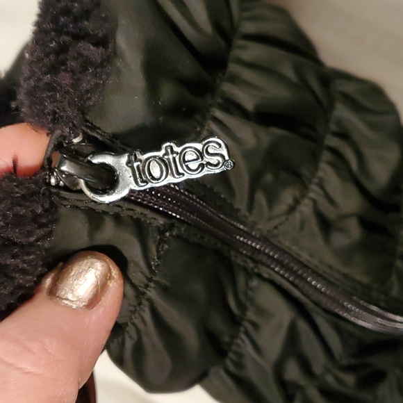 Totes 3 calf boots,black nylon patent accent, side zip. Not worn - Picture 8 of 16